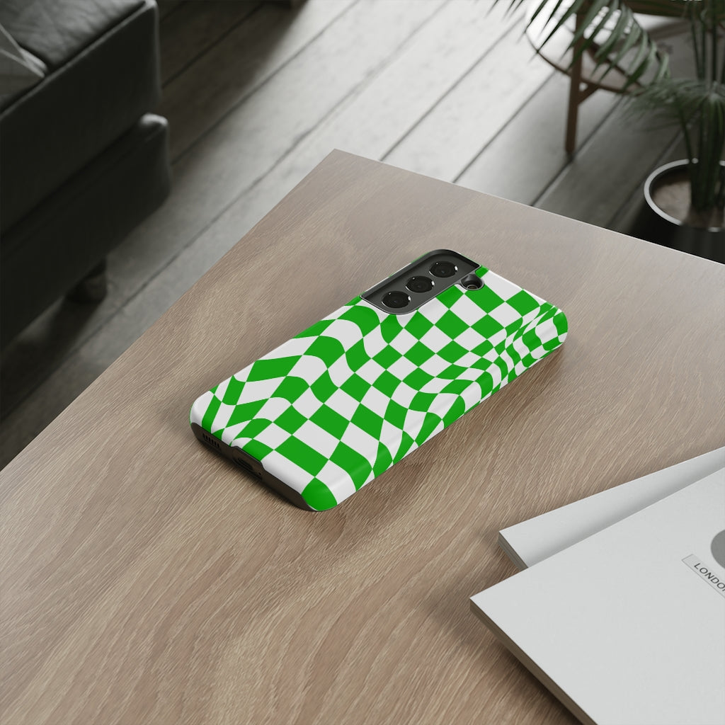 Old School Checkered Retro Groovy Vibe Wavy Checkerboard Phone Case / Retro Green