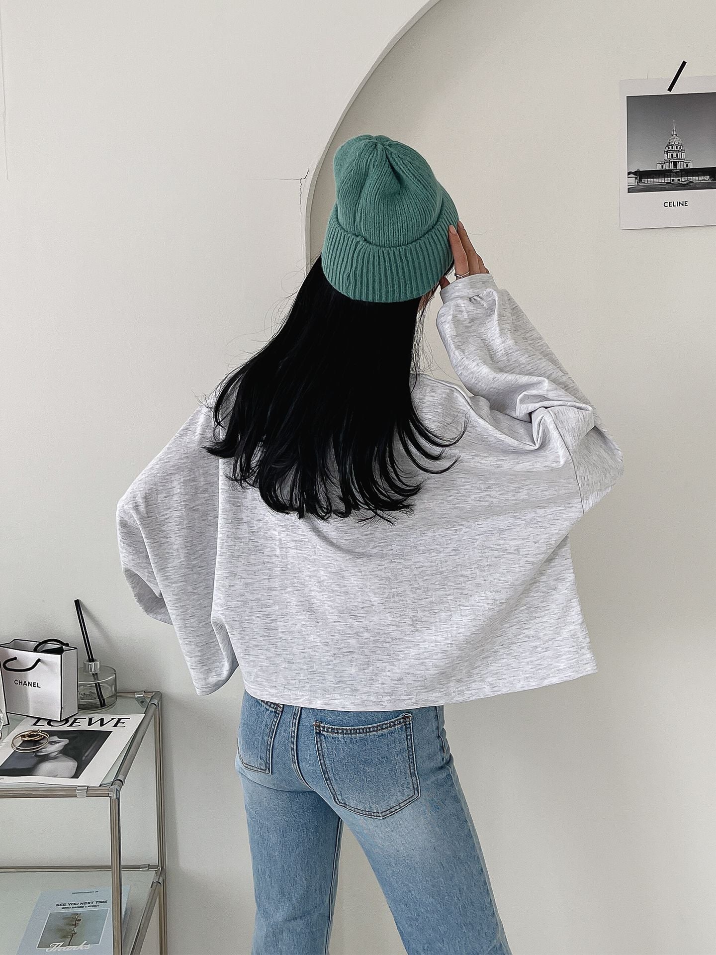 H Comfy Crop Sweatshirts