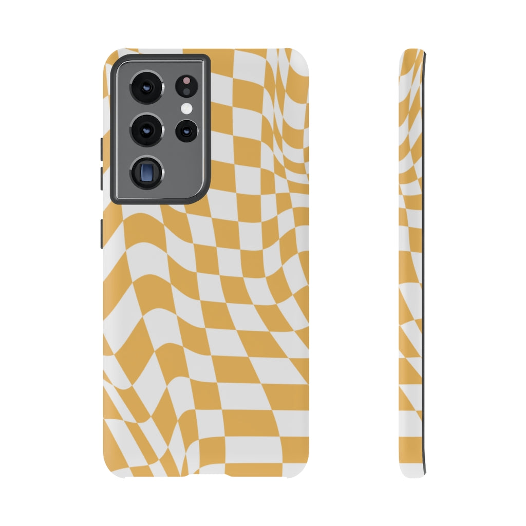 Old School Checkered Retro Groovy Vibe Wavy Checkerboard Phone Case / Retro Tan