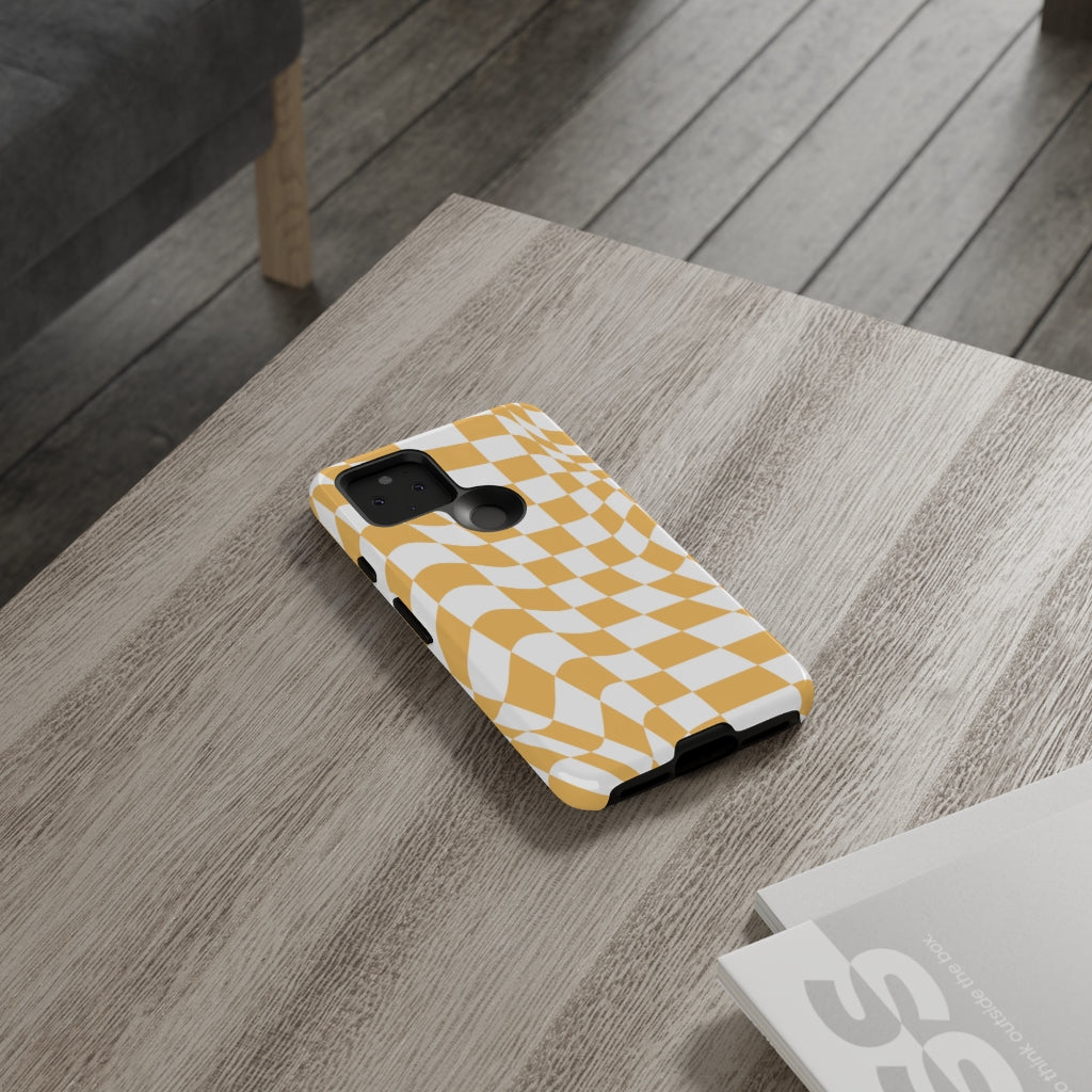 Old School Checkered Retro Groovy Vibe Wavy Checkerboard Phone Case / Retro Tan