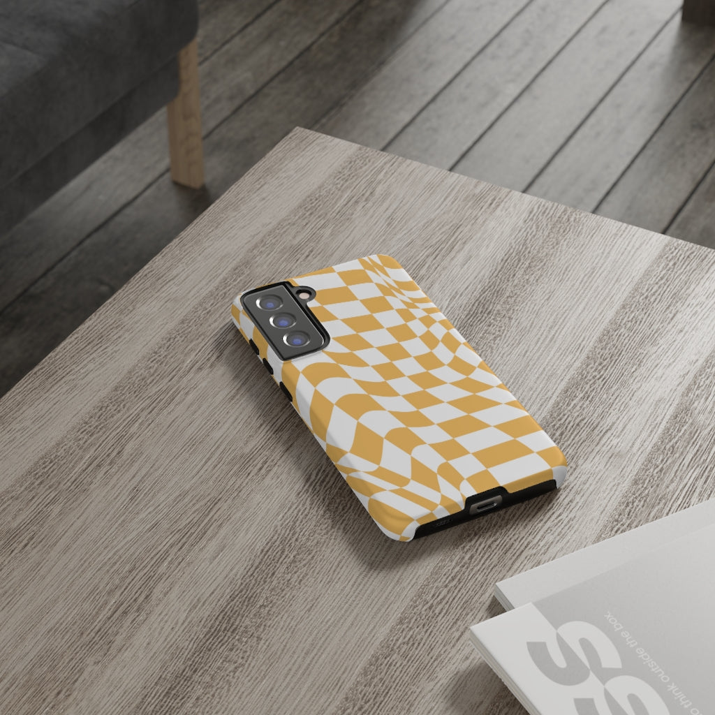 Old School Checkered Retro Groovy Vibe Wavy Checkerboard Phone Case / Retro Tan