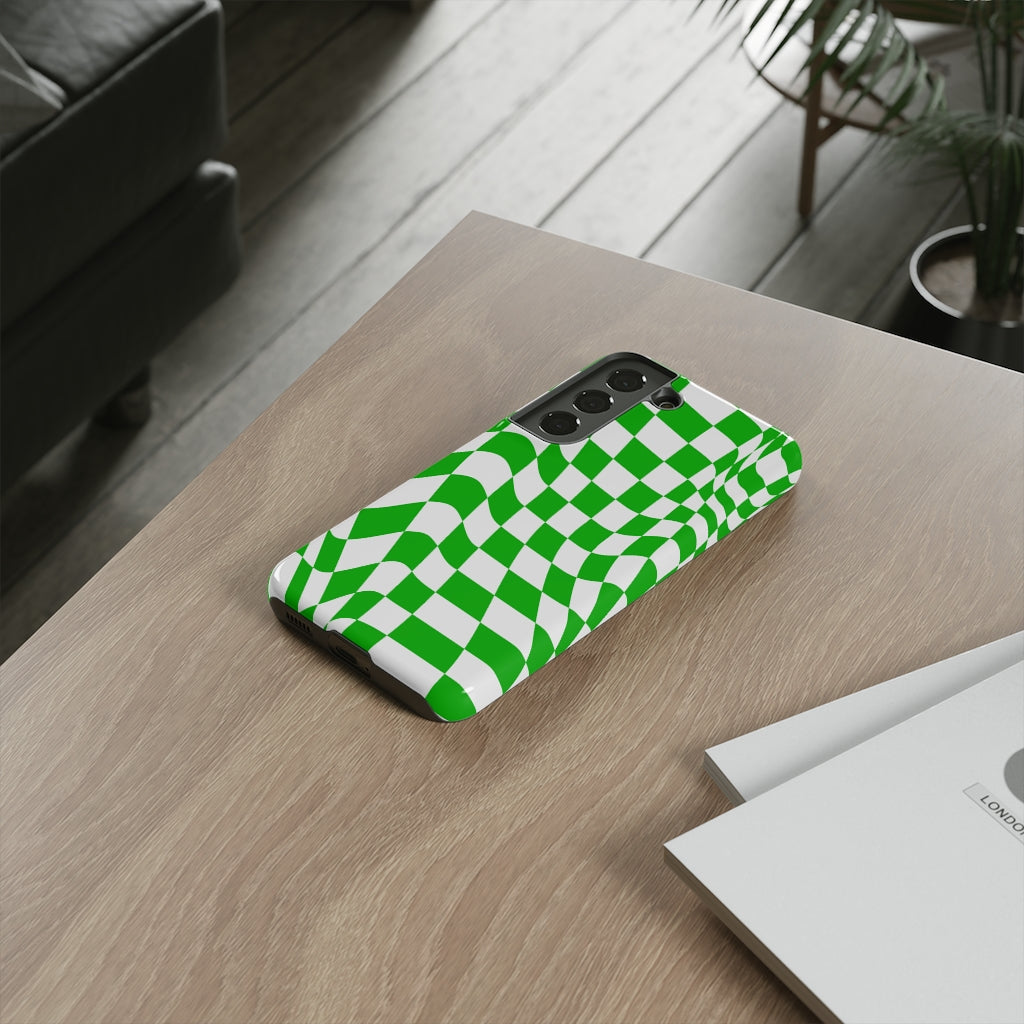 Old School Checkered Retro Groovy Vibe Wavy Checkerboard Phone Case / Retro Green