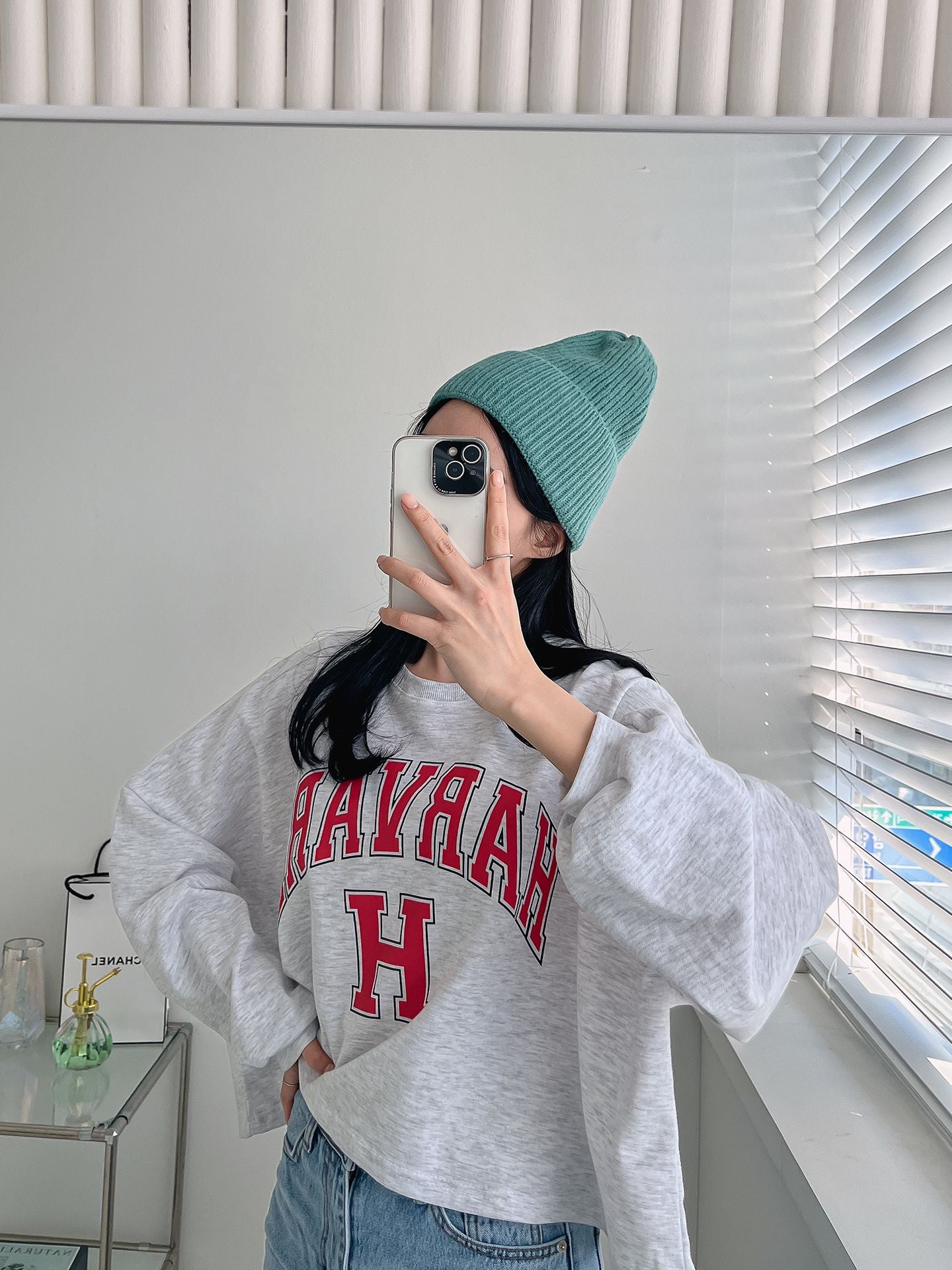 H Comfy Crop Sweatshirts