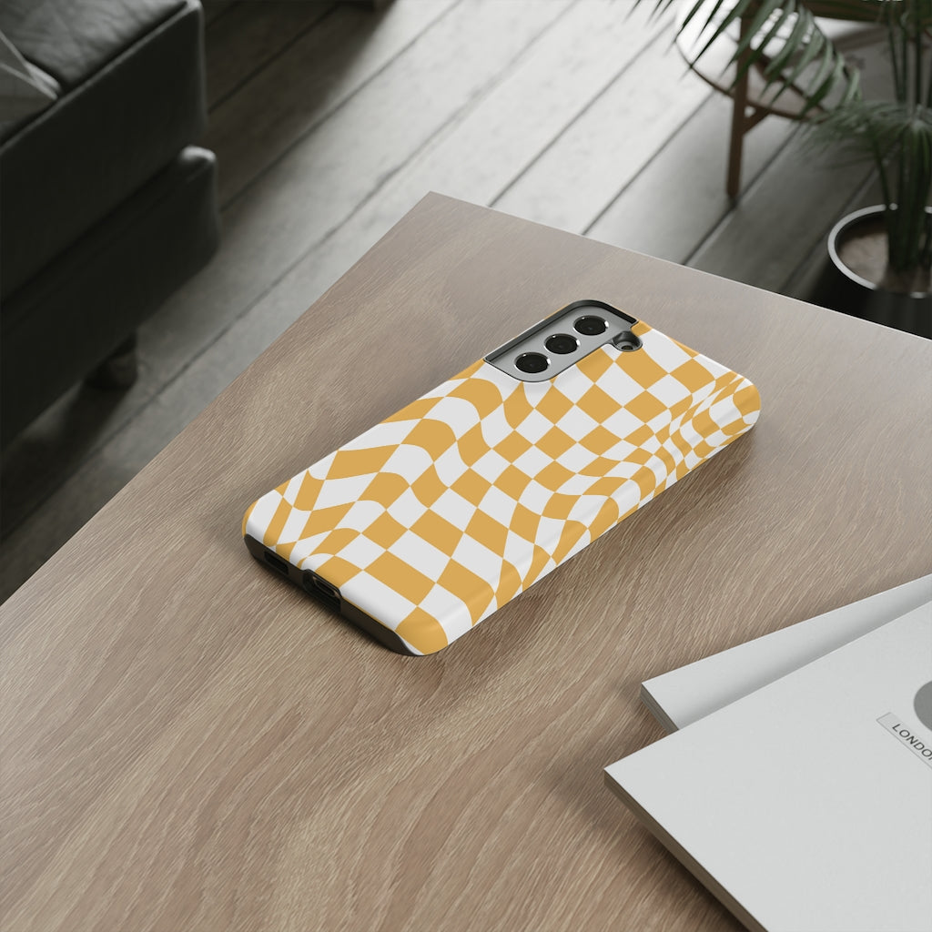 Old School Checkered Retro Groovy Vibe Wavy Checkerboard Phone Case / Retro Tan